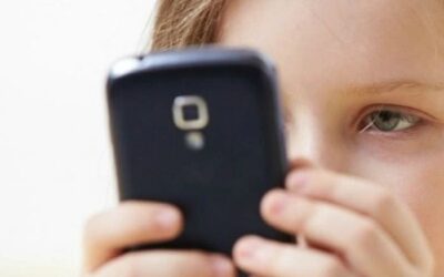 Cala l’età media del primo accesso in Rete, cresce l’uso social dei bambini